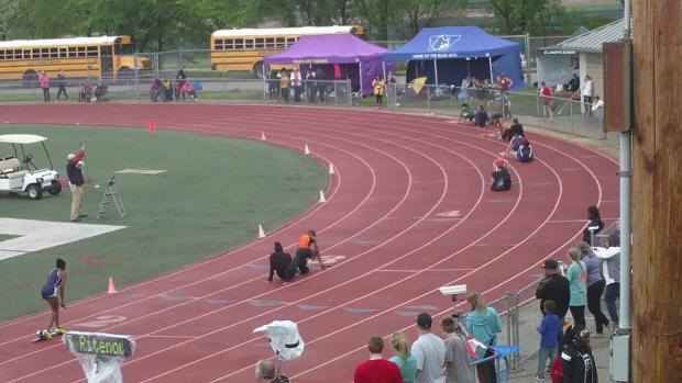 Vikki Reeves 4x100 Ritenour 2016