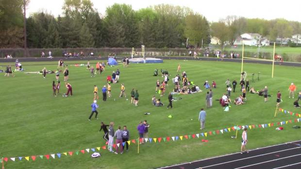 Boys 4x200 (Belle Plaine - 1:32.96)