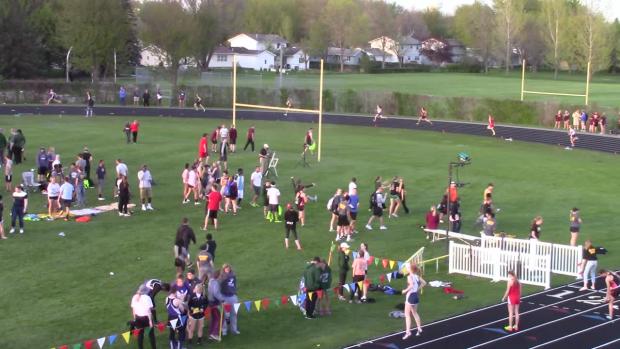 Girls 4x400 (Belle Plaine - 4:10.03)