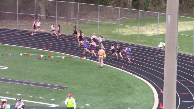 Girls 800 Section 1 (Anna Kelly - 2:25.55)