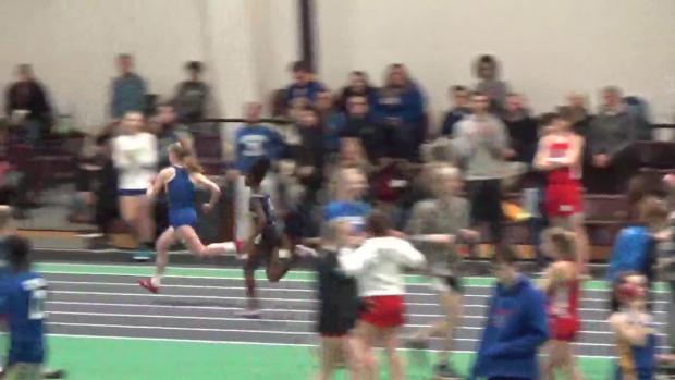 Girls 400m Dash Heat 3