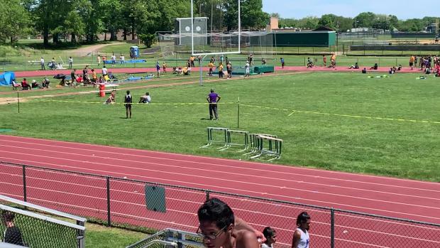 Sophomore Girls 200 Finals Section 1