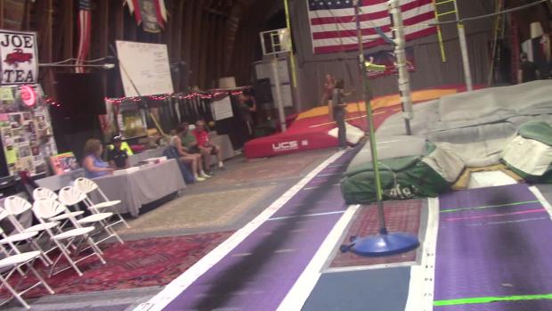 Girls Juniors - Later action at 12-2 from front