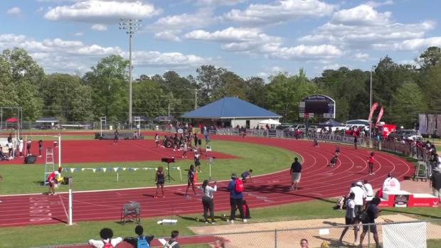 Girls 4x200 Relay Finals Section 1