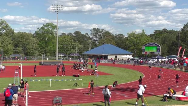 Girls 4x200 Relay Finals Section 2
