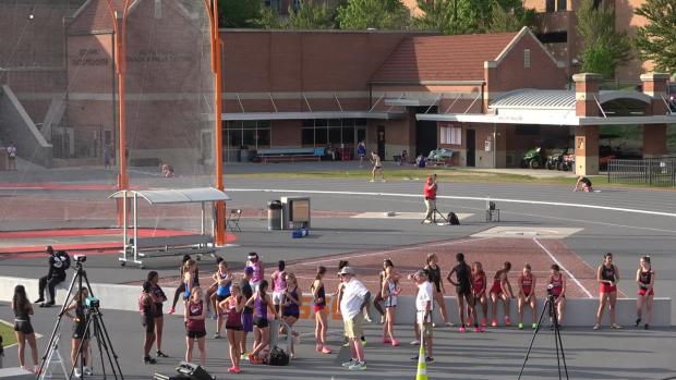 Varsity Girls 4x200 Relay Finals Section 1