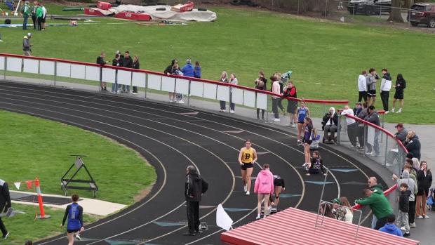 Girls 400 Finals Section 3