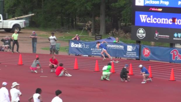 6A Girls 4x200 Relay Finals Section 1