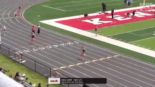 Division 3 Girls 400 Finals Section 4