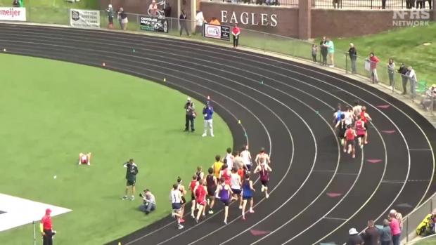 Division 4 Boys 3200 Finals Section 1