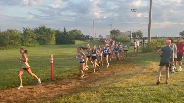 Girls 5000m at Deer Creek
