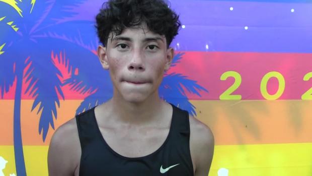 Gabriel Zamora wins Blue Soph. race in 15:12.2