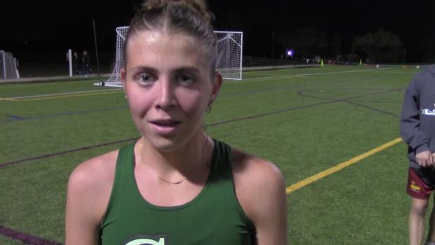 Alexa Novak survives scares, wins flight night