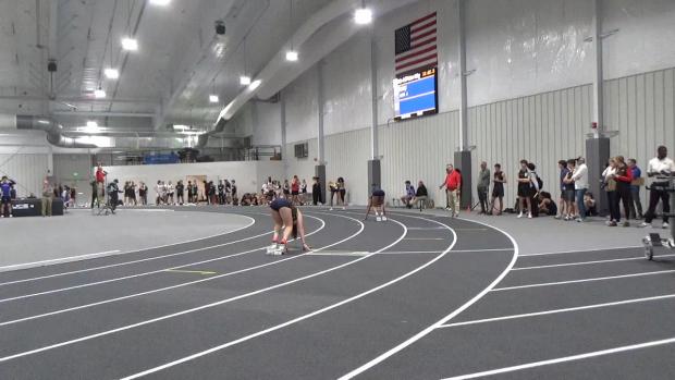 Girls 4x200 Relay Finals Section 1