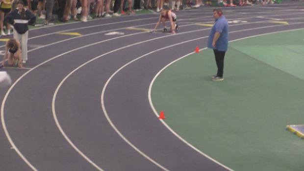 JV Girls 4x200 Relay Finals Section 2