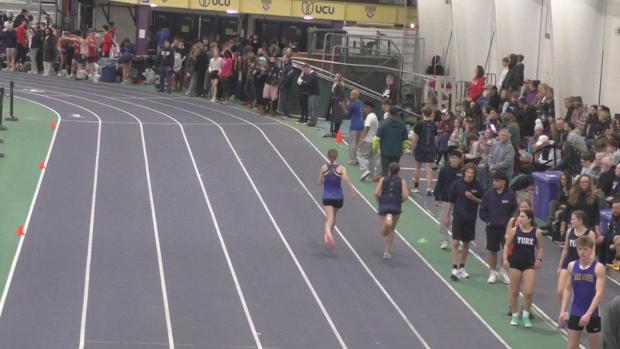 JV Girls 400 Finals Section 1