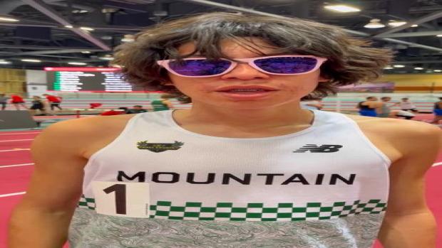 Alejandro Casaus wins 1600m with 4:24.11