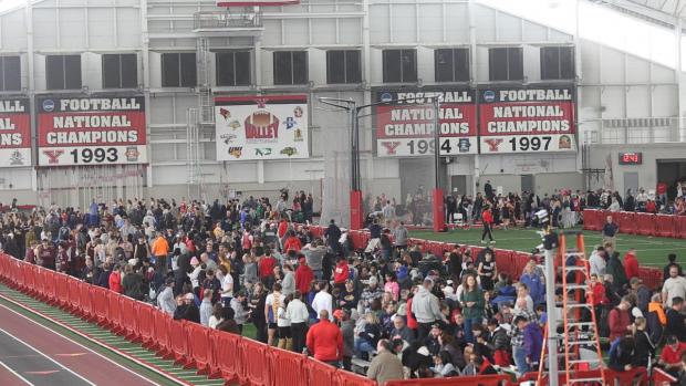 Girls 1600 Finals Section 1