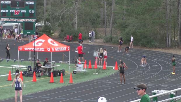 Girls 4x200 Relay Finals Section 1
