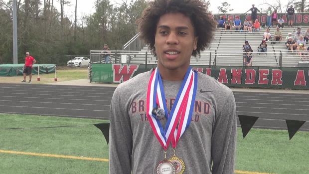 Jordan Harris Win's 200m Into A Negative Head Wind
