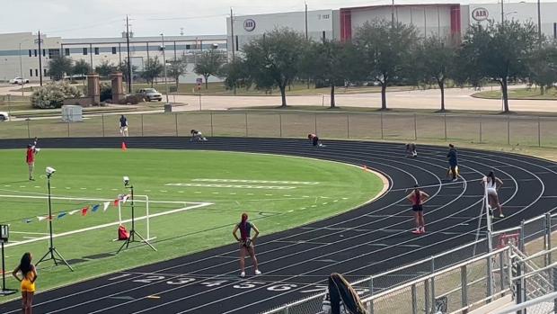 Girls 4x200 Relay Finals Section 1