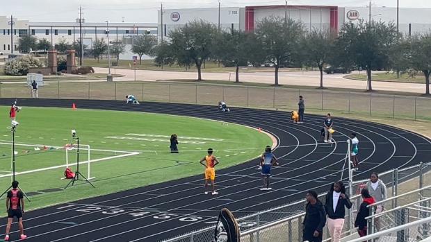 Boys 4x200 Relay Finals Section 1