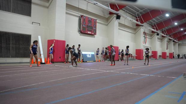 Girls 4x200 Relay Finals Section 1