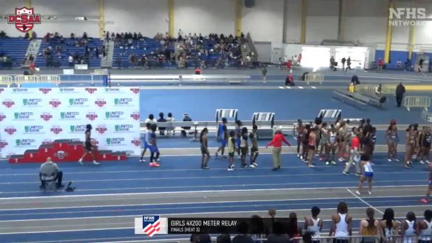Girls 4x200 Relay Finals Section 3