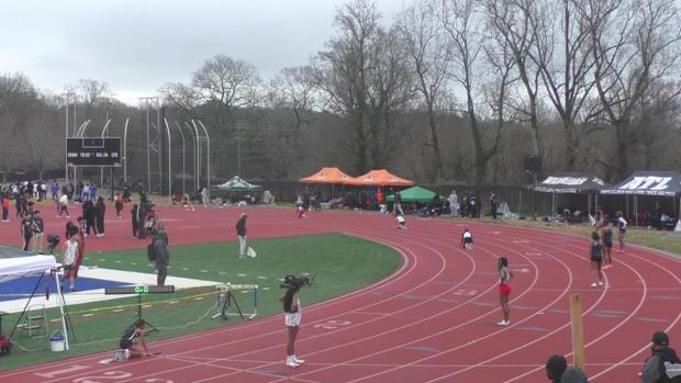 Girls 4x200 Relay Finals Section 2