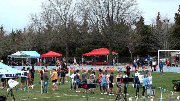 Varsity Girls 400 Finals Section 3