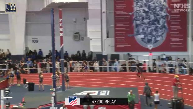 Girls 4x200 Relay Finals Section 4