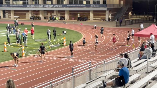 3:11!!! Shadow Creek Runs US #1 4x400m 