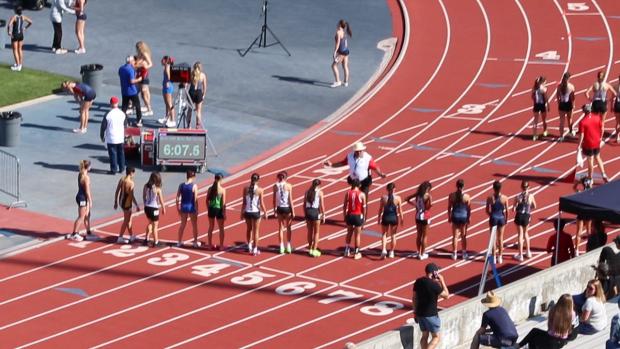 Girls 1600 Finals Section 2