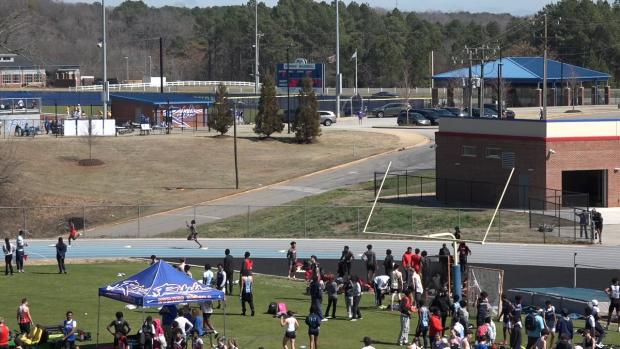 Girls 4x200 Relay Finals Section 1