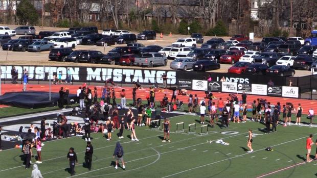 Varsity Boys 200 Finals Section 2