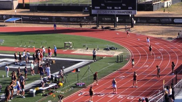 Varsity Girls 4x400 Relay Finals Section 1