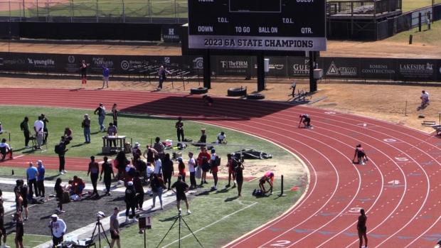 Varsity Girls 4x200 Relay Finals Section 1