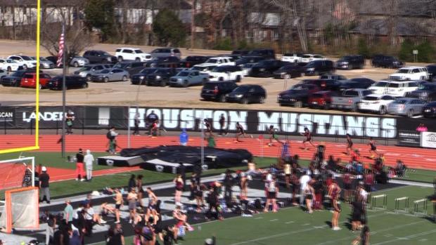 Varsity Girls 200 Finals Section 3