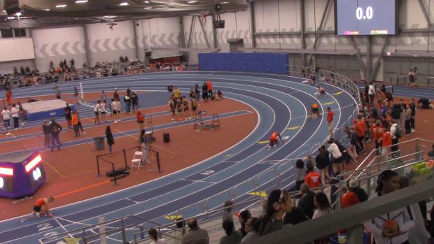 Varsity Girls 4x400m relay, finals 2