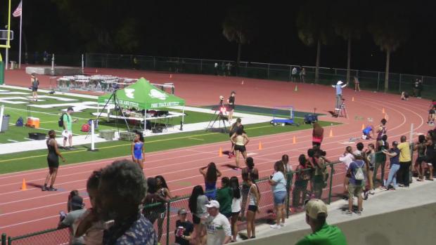 Girls 4x400 Relay Heat 1