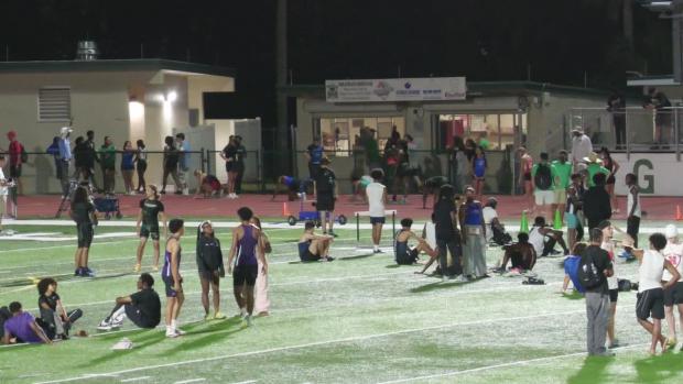 Girls 200 Heat 1