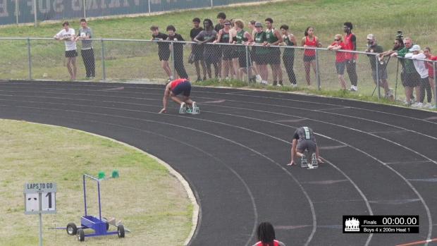 Boys 4x200 Relay Finals Section 1