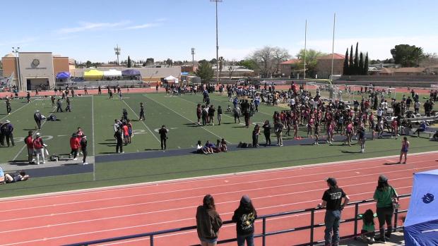 Open Girls 4x400 Relay Finals Section 1