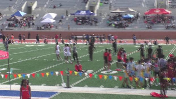 Girls 4x200 Relay Finals Section 3
