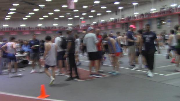 Varsity Boys 4x200 relay, finals  3 set up