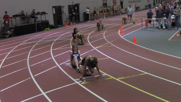 Varsity Girls 4x400 relay, finals 3