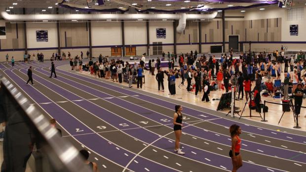 Girls 4x200 Relay Finals Section 1