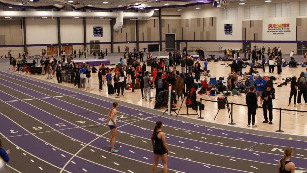 Girls 4x200 Relay Finals Section 2