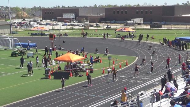 Girls 4x400 Relay Finals Section 1
