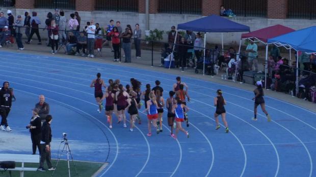 Girls 1600 Finals Section 1